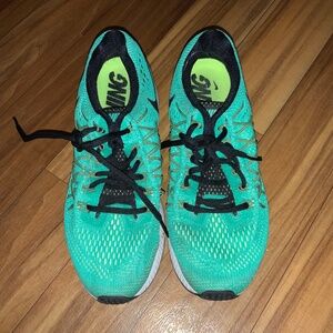 Women’s Nike Sneakers Preowned Size 8